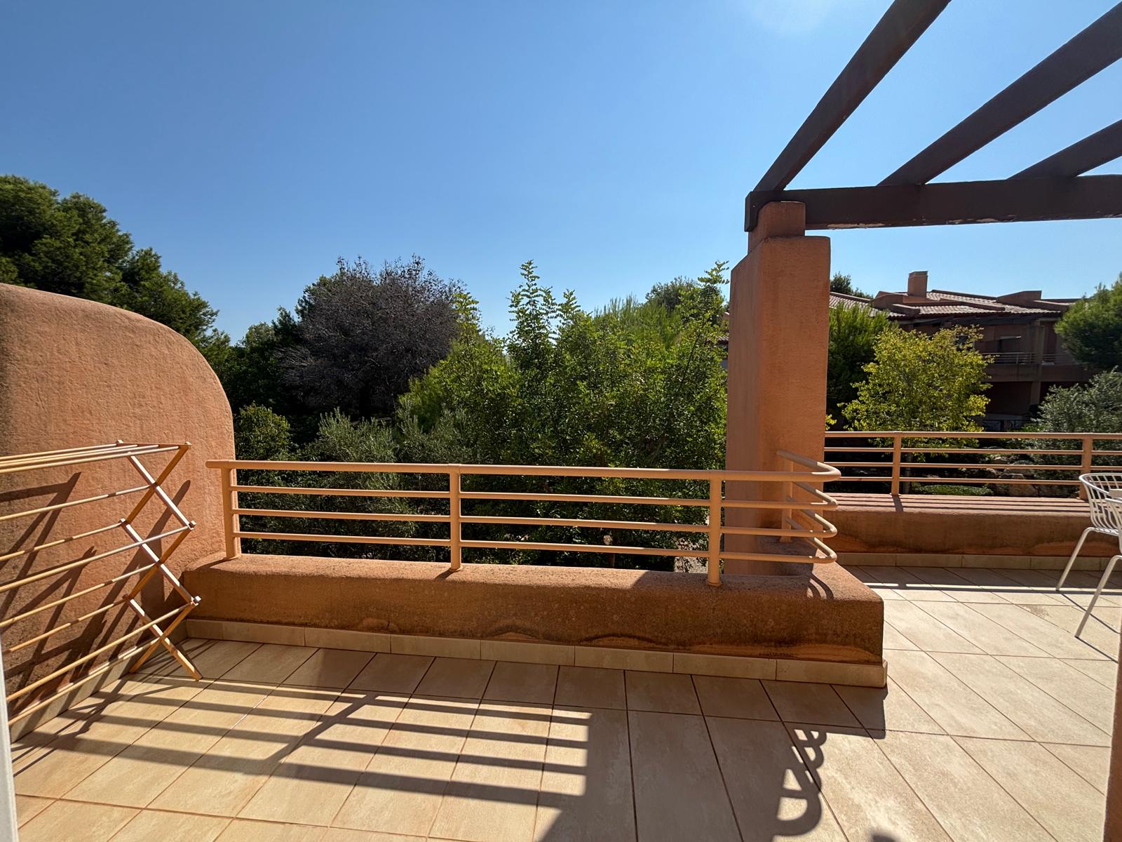 INVERSION PARA ALQUILERES. APARTAMENTO EN COMPLEJO EXCLUSIVO A 900 METROS DE LA PLAYA DE MORAIRA