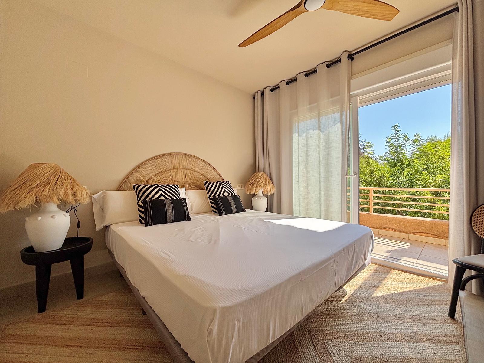 INVERSION PARA ALQUILERES. APARTAMENTO EN COMPLEJO EXCLUSIVO A 900 METROS DE LA PLAYA DE MORAIRA