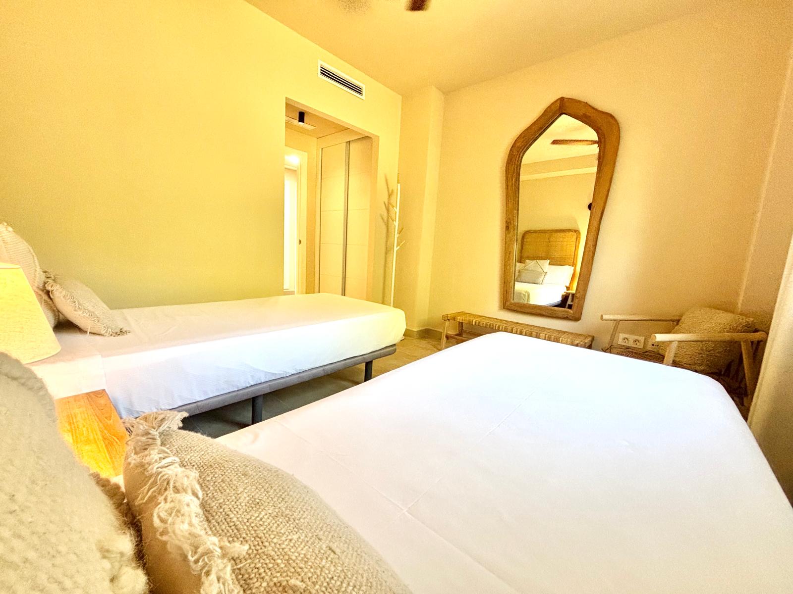 INVERSION PARA ALQUILERES. APARTAMENTO EN COMPLEJO EXCLUSIVO A 900 METROS DE LA PLAYA DE MORAIRA
