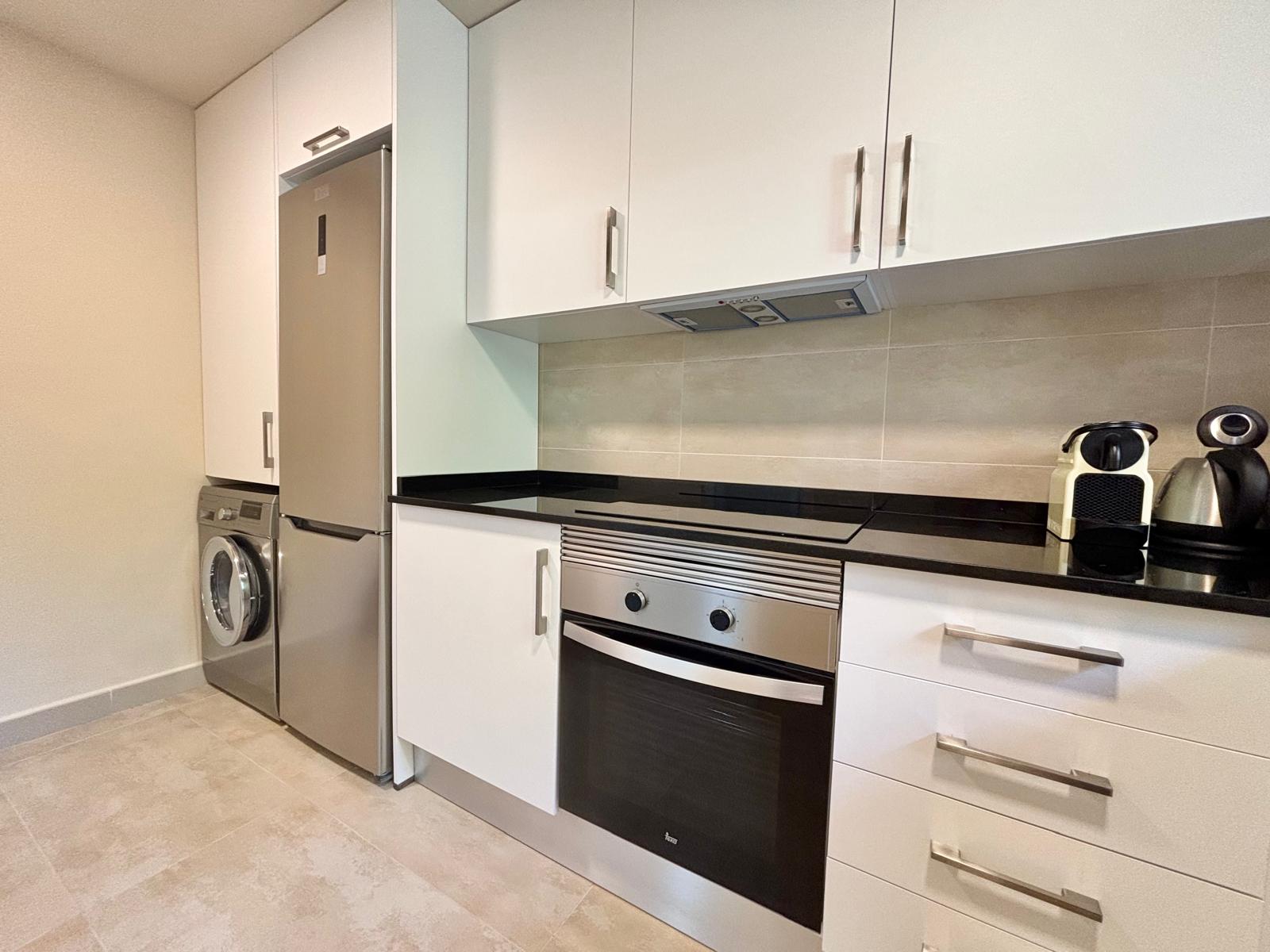 INVERSION PARA ALQUILERES. APARTAMENTO EN COMPLEJO EXCLUSIVO A 900 METROS DE LA PLAYA DE MORAIRA